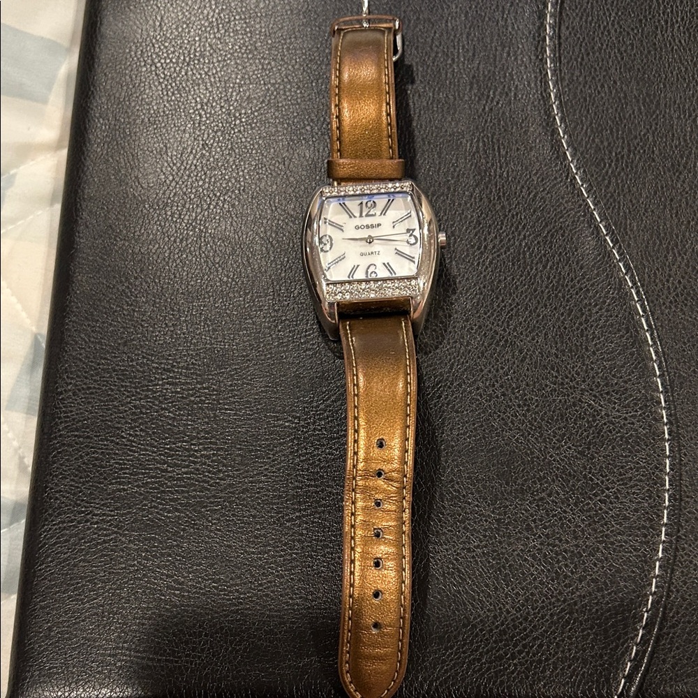 Gossip Watch, Women’s